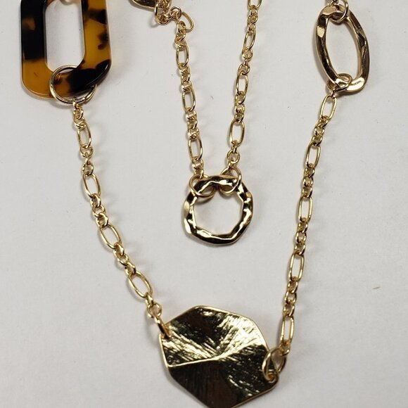 Layered Gold Chain Necklace with Tortoiseshell Links – Women’s Statement Jewelry - Picture 5 of 10